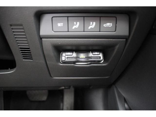 Mazda MAZDA3 2019-10 4687-3