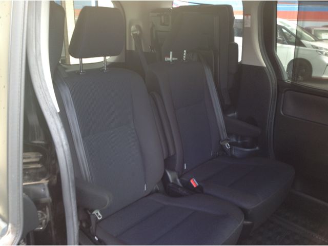 Toyota VOXY 2015-01 22937-9