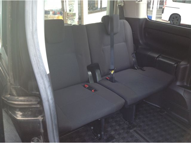 Toyota VOXY 2015-01 22937-11