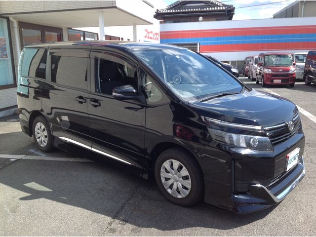 Toyota VOXY 2015-01 22937-2