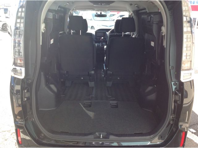 Toyota VOXY 2015-01 22937-17