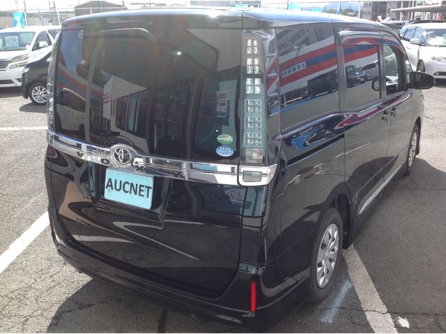 Toyota VOXY 2015-01 22937-3