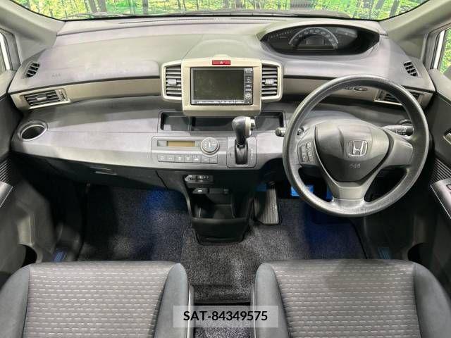 Honda FREED SPIKE 2010-09 302819-1