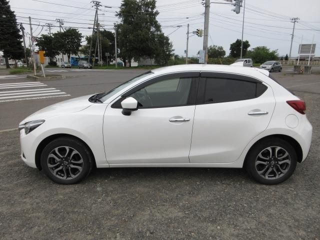 Mazda DEMIO 2017-06 13739-5