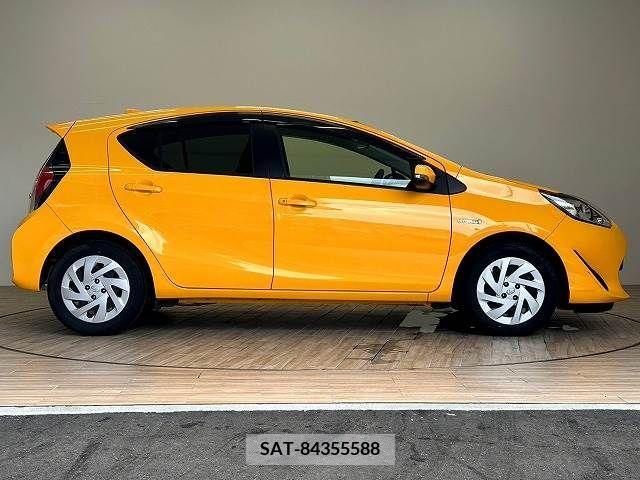 Toyota AQUA 2017-11 340777-14