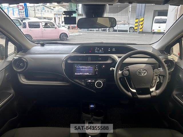 Toyota AQUA 2017-11 340777-1