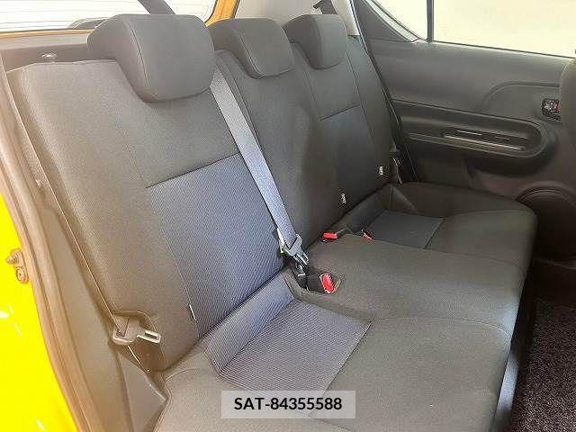 Toyota AQUA 2017-11 340777-9
