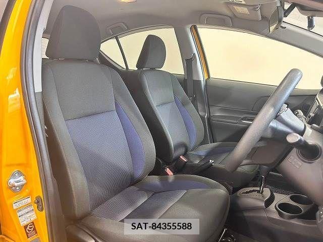Toyota AQUA 2017-11 340777-8