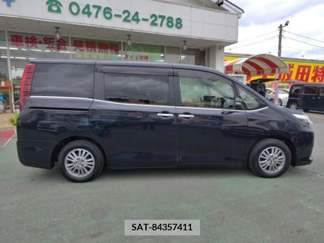 Toyota ESQUIRE 2015-06 268522-10