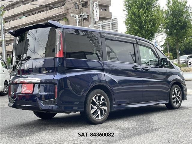 Honda e 2018-04 379525-3