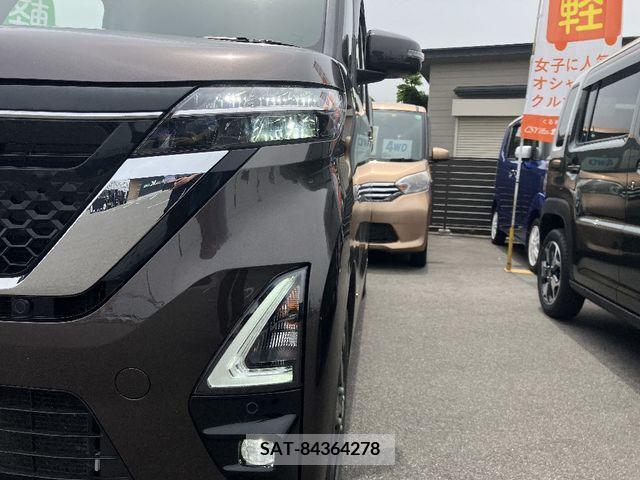 Nissan ROOX 2020-10 300931-17
