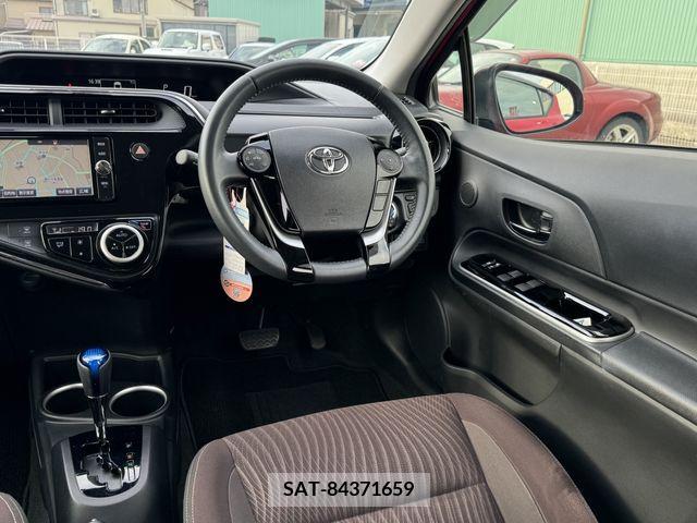 Toyota AQUA 2017-08 260185-12