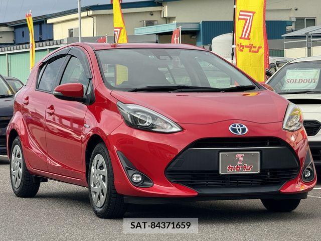 Toyota AQUA 2017-08 260185-3