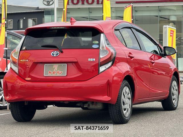 Toyota AQUA 2017-08 260185-5