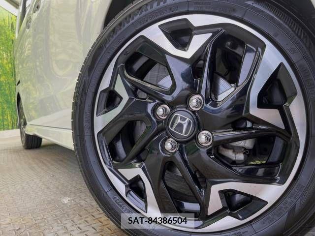 Honda N BOX CUSTOM 2018-05 338683-13