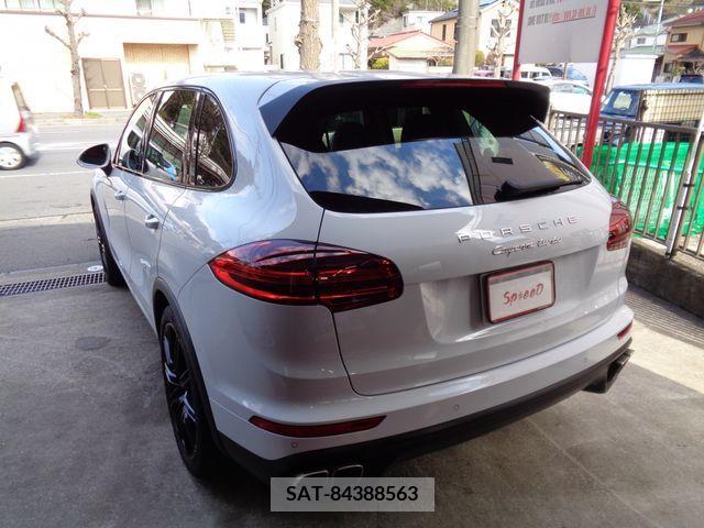 Porsche CAYENNE 2015-12 208901-3