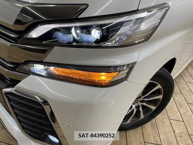 Toyota VELLFIRE 2015-06 337006-19
