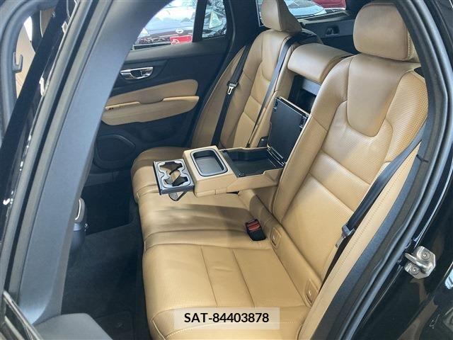 Volvo V60 2018-10 379803-15
