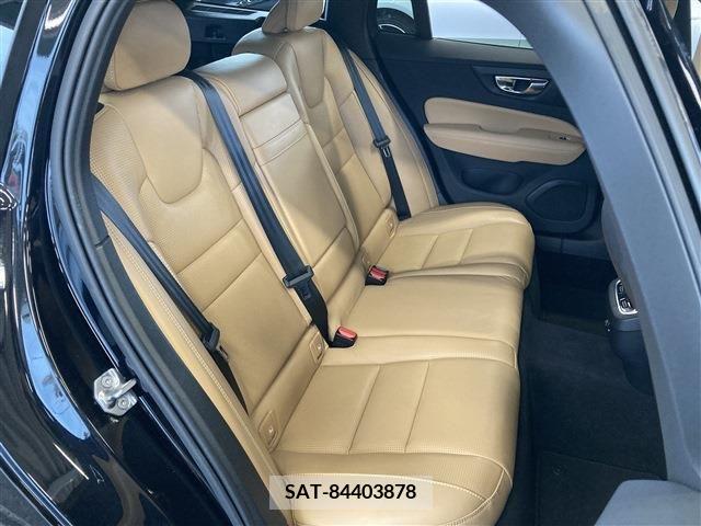 Volvo V60 2018-10 379803-13