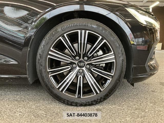 Volvo V60 2018-10 379803-17