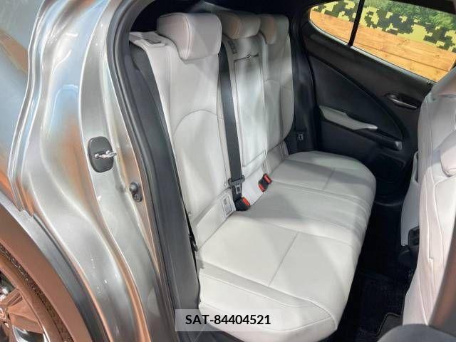 Lexus UX 2019-07 221967-9