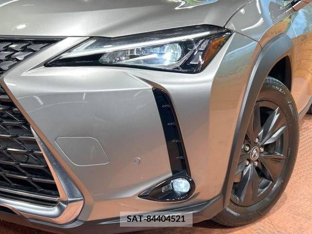Lexus UX 2019-07 221967-12