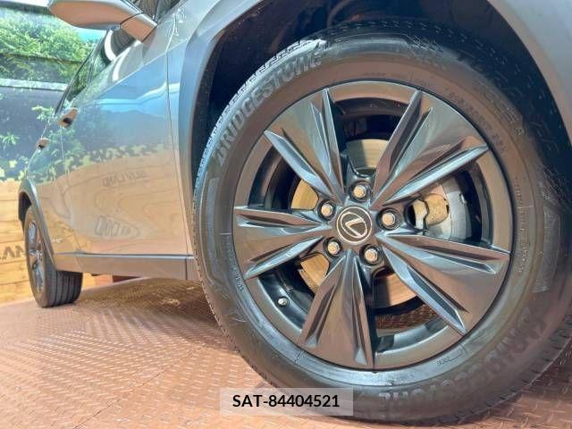 Lexus UX 2019-07 221967-13