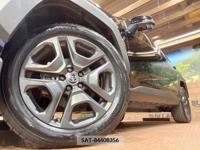 Toyota RAV4 2023-02 283102-12