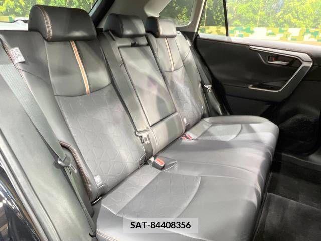 Toyota RAV4 2023-02 283102-16