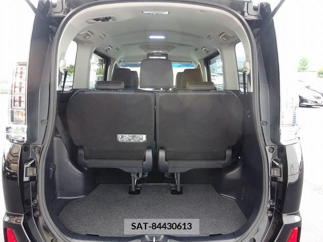 Toyota VOXY 2015-10 337623-14