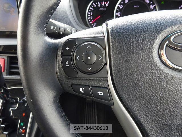 Toyota VOXY 2015-10 337623-24