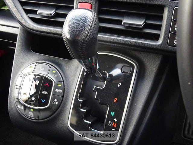 Toyota VOXY 2015-10 337623-22