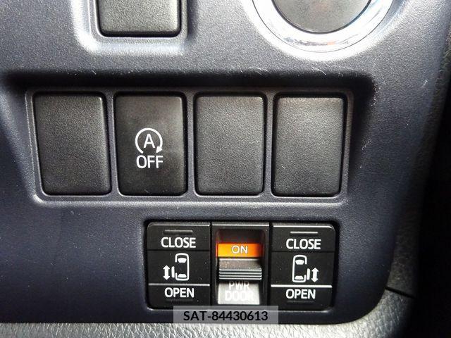 Toyota VOXY 2015-10 337623-27
