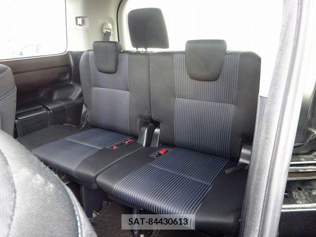 Toyota VOXY 2015-10 337623-16
