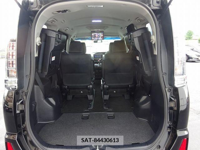 Toyota VOXY 2015-10 337623-15