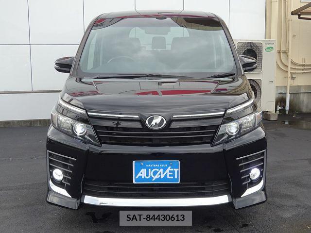 Toyota VOXY 2015-10 337623-1