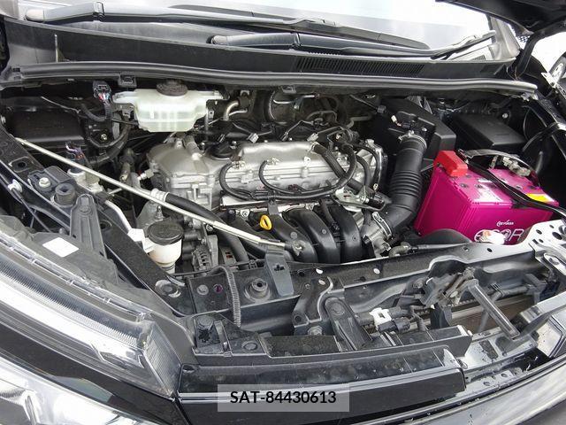 Toyota VOXY 2015-10 337623-9