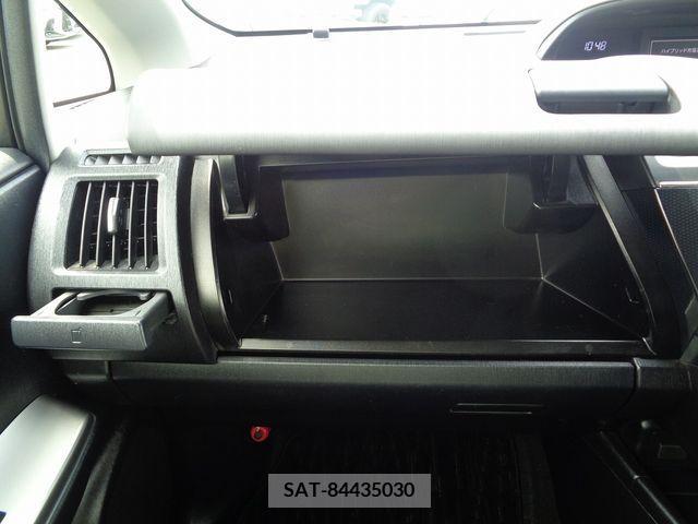 Toyota PRIUS ALPHA 2015-07 378941-19