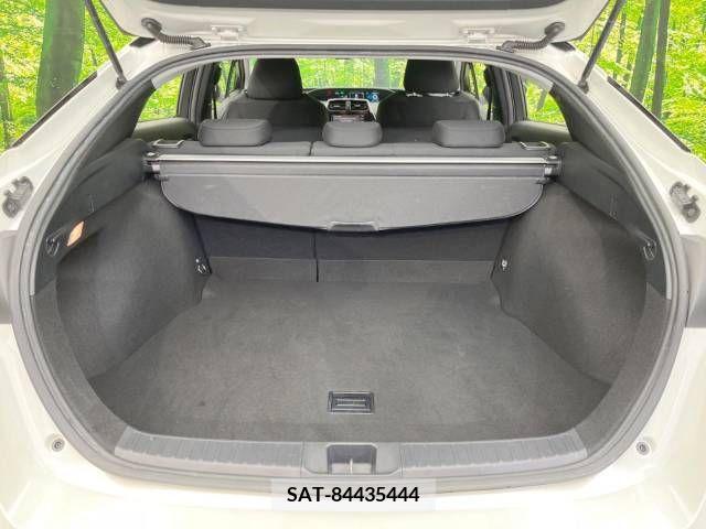 Toyota PRIUS 2018-12 219305-11