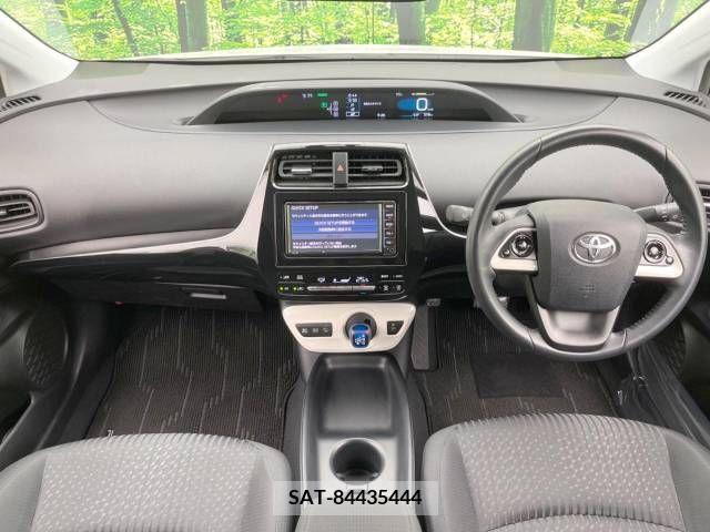 Toyota PRIUS 2018-12 219305-1