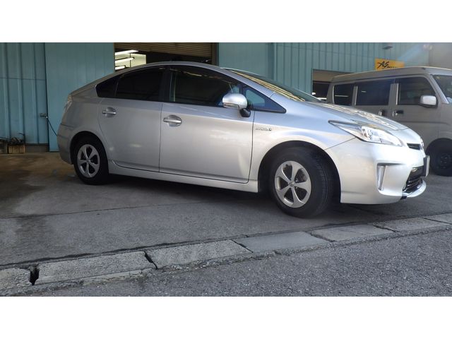 Toyota PRIUS 2012-08 6070-4