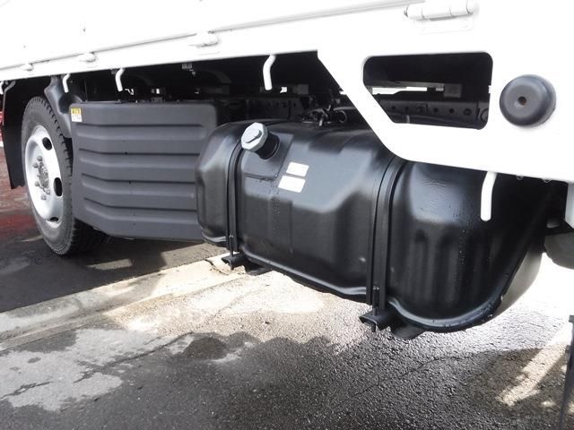Mazda TITAN 2019-02 17761-9