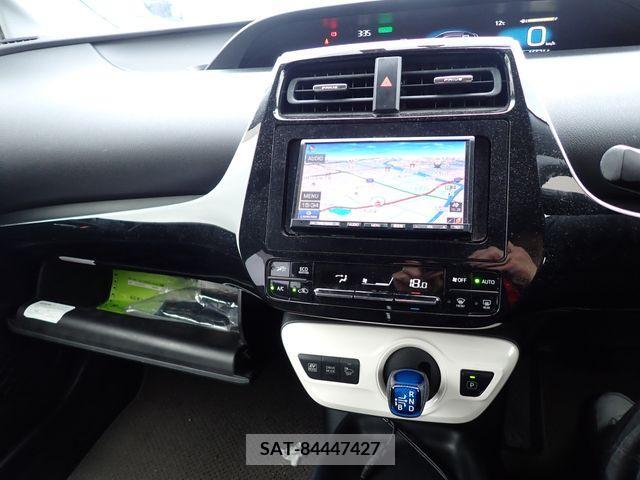 Toyota PRIUS 2016-11 227177-10