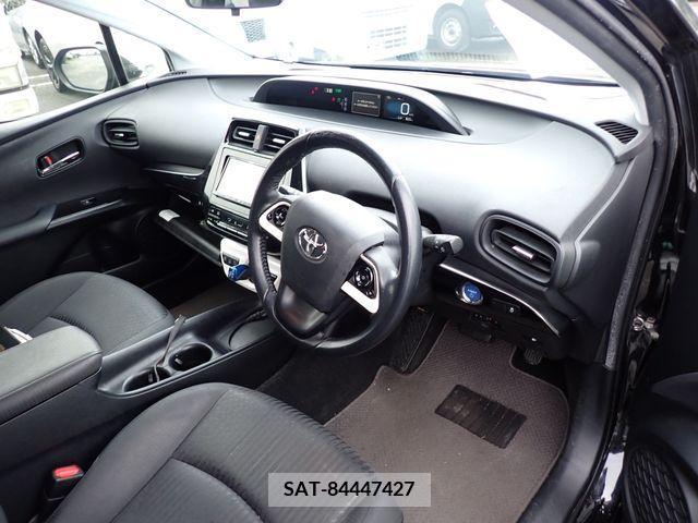 Toyota PRIUS 2016-11 227177-1