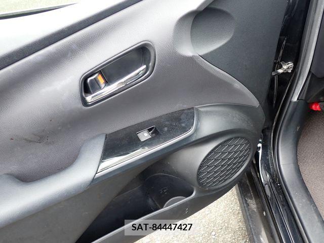 Toyota PRIUS 2016-11 227177-8