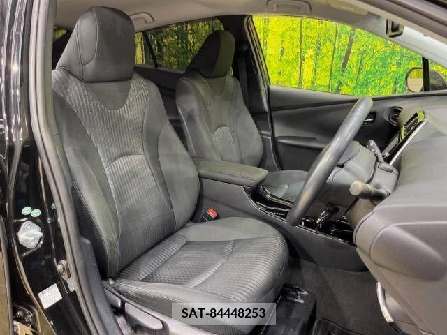 Toyota PRIUS 2017-12 348587-8