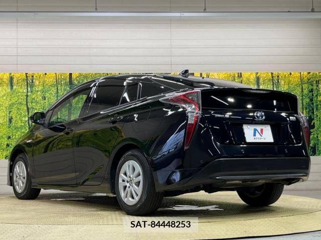 Toyota PRIUS 2017-12 348587-17