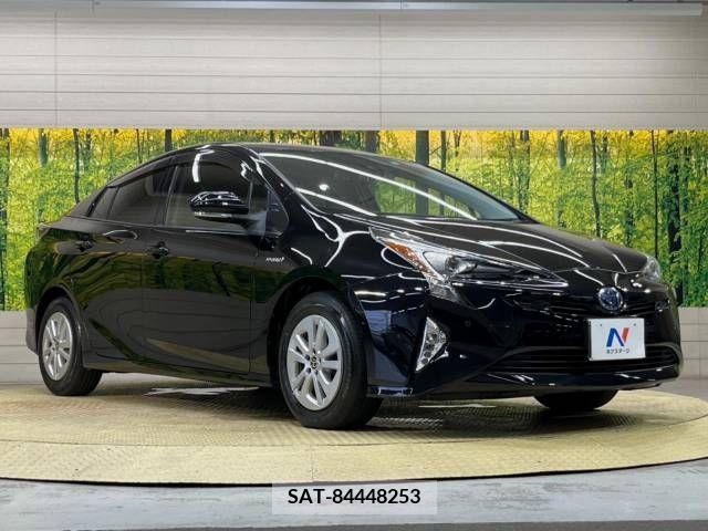 Toyota PRIUS 2017-12 348587-16