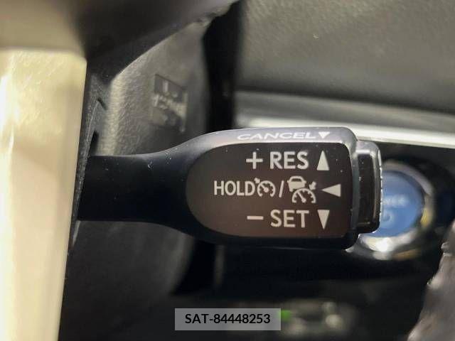 Toyota PRIUS 2017-12 348587-6