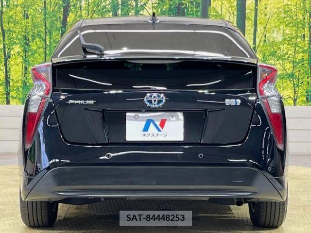 Toyota PRIUS 2017-12 348587-15